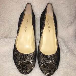 Ivanka Trump Peep Toe Heels, Gold and black